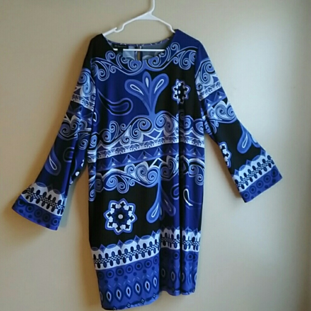 Blue geometric print bell-sleeved knit dress